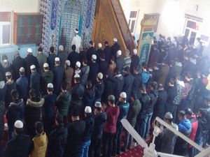 Hakkari'de yüzlerce genç sabah Namazında buluştu
