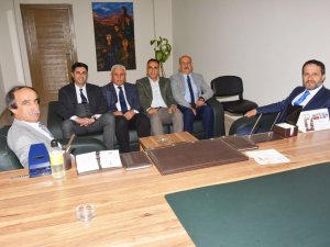 Başkan Gür belediye kültür merkezine övgüler yağdırdı