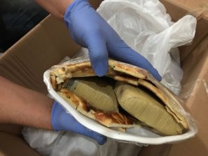 Çörek arası eroin sevkıyatı polisten kaçmadı