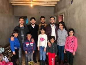 Annesiz ve babasız çocuklara (Ahbap) sahip çıktı