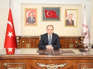 Başkale Belediyesine atanan kayyum göreve başladı