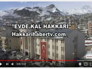 Muhtarın evde çıkma isyanı