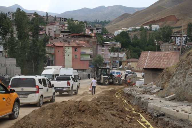 Hakkari’de doğalgaz çalışmaları sürüyor