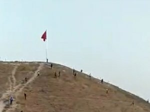 Bayrağımıza alçak saldırı ilçeyi ayaklandırdı!