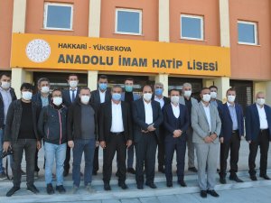 Muhtarlar ve gazeteciler kahvaltıda buluştu
