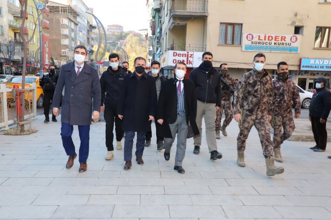 Vali Akbıyık'tan maske denetimi!