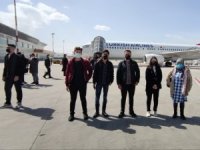 Önder Hakkarili gençleri İstanbul’a uğurladı