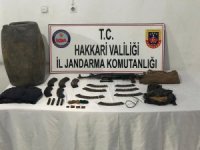 Toprağa gömülü silah mühimmat ele geçirildi