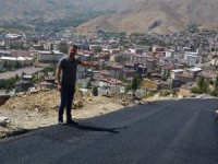 Hakkari’de ilk defa iki mezarlık yolu asfaltlandı