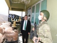 Vali Akbıyık sınır hatlarını ziyaret etti