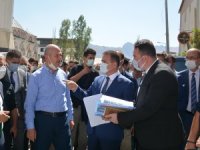 Hakkari’de bakan soyluya sevgi seli