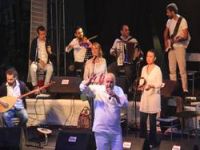 Kardeş Türküler konserine binler katıldı