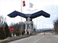 Bolu’da barış isteyen akademisyenlerin ev ve işyerlerine baskın