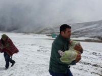 Kar erken yağdı yayla sakinleri mahsur kaldı