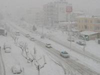 Mut ilçesinde kar esareti!