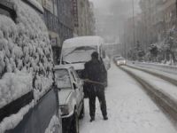Hakkari’de kar yağışı yeniden başladı