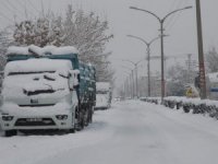 Mevsimin İlk Karı Yağmaya Başladı..