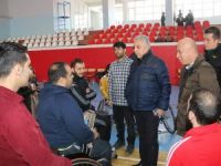 Vali Toprak, sporcuları ziyaret etti