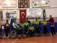 Sümbül engelliler dolu dizgin”