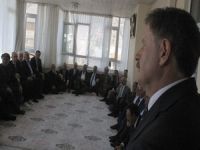 Özbek’ten aşiret liderlerine dayanışma yemeği!