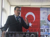 Bakan Hakkari'de aç kaldı!
