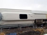 Minibüs devrildi: 3 ölü