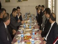 Durgun esnaflarla kahvaltıda bir araya geldi!