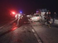 Otomobiller hurdaya döndü: 3 ölü, 1 yaralı