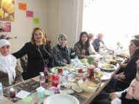 KADININ RENGİ!
