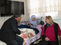 Vali eşi Dr. Funda Toprak'tan yaşlılara ziyaret