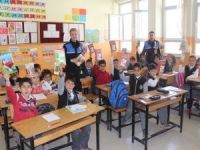 Hakkari polisinin eğitime olan desteği sürüyor