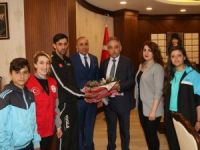 Hakkari'de Gençlik Haftası kutlaması