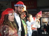 Hakkarili çocuklar kolbastı ile coştu
