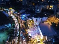 AK Parti önündeki kalabalık havadan görüntülendi