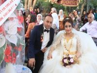 Hakkari’de iki gün iki gece süren festival gibi düğün