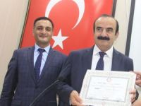 Ak Parti Hakkari Milletvekili Dinç mazbatasını aldı