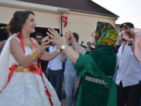 Fransa'dan Yüksekova'ya gelin geldi!