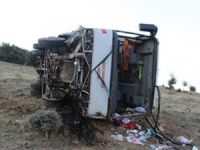 İşçi servisi takla attı: 2'si ağır 26 yaralı