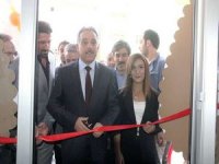 Between Cafe'nin açılışını Vali Toprak yaptı