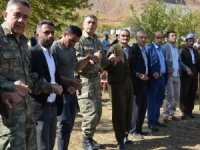 Asker vatandaş kol kola halay çekti