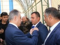 Vali Toprak, Koç ailesinin düğünde halay çekti