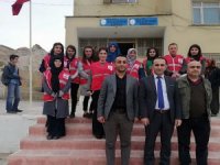Hakkari Kızılay'ı 400 öğrenciyi sevindirdi