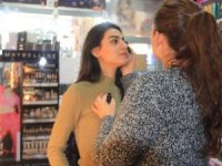 Golden Rose’ın makyaj uzmanları Gül kozmetikte