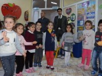 Reng-i Hakkari'den miniklere anlamlı ziyaret
