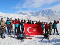 Hakkari tugayı dağ evinde kayak sezonu açıldı