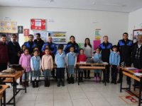 Maviler kar kış demedi eğitim için köy yollarına düştü