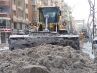 Hakkari belediyesinin zorlu kış mesaisi