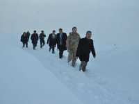 Kaymakam Kendüzler, üs bölgede