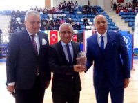 Hakkari'de "Okullar arası halk oyunları yarışması"