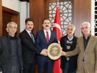 Şehit ailelerinden Vali Akbıyık'a ziyaret